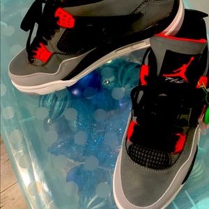 Retro Jordan’s with stock x key chain new in box